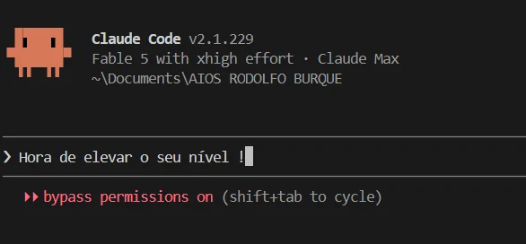 Terminal com o Claude Code aberto na pasta da operação do Rodolfo, pronto para receber um comando.